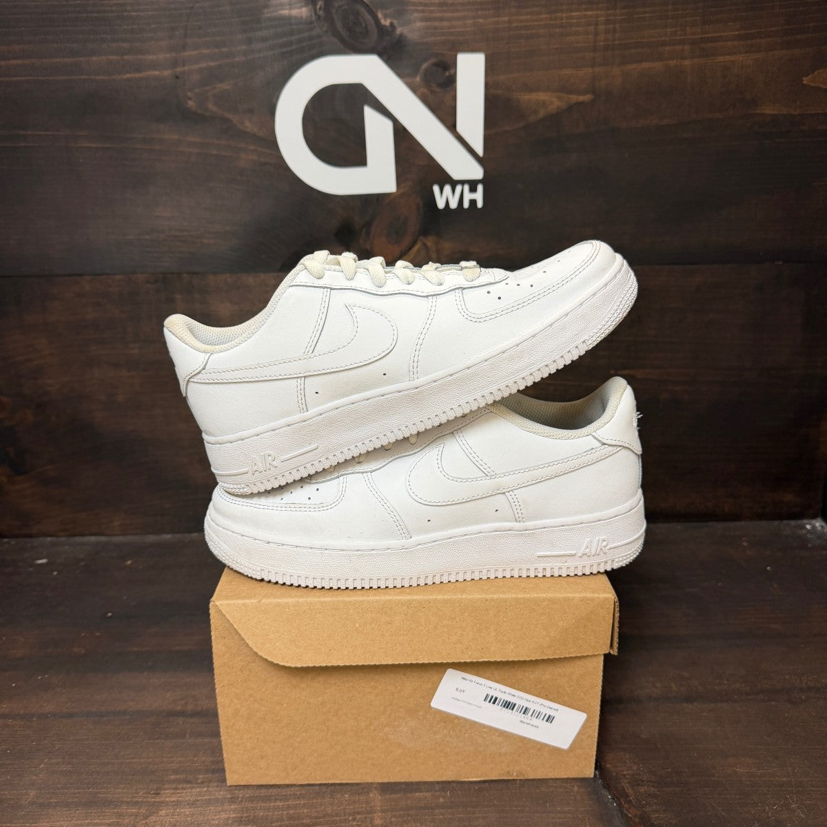 Nike Air Force 1 Low LE Triple White (GS) Size 6.5Y (Pre-Owned) - Image 1