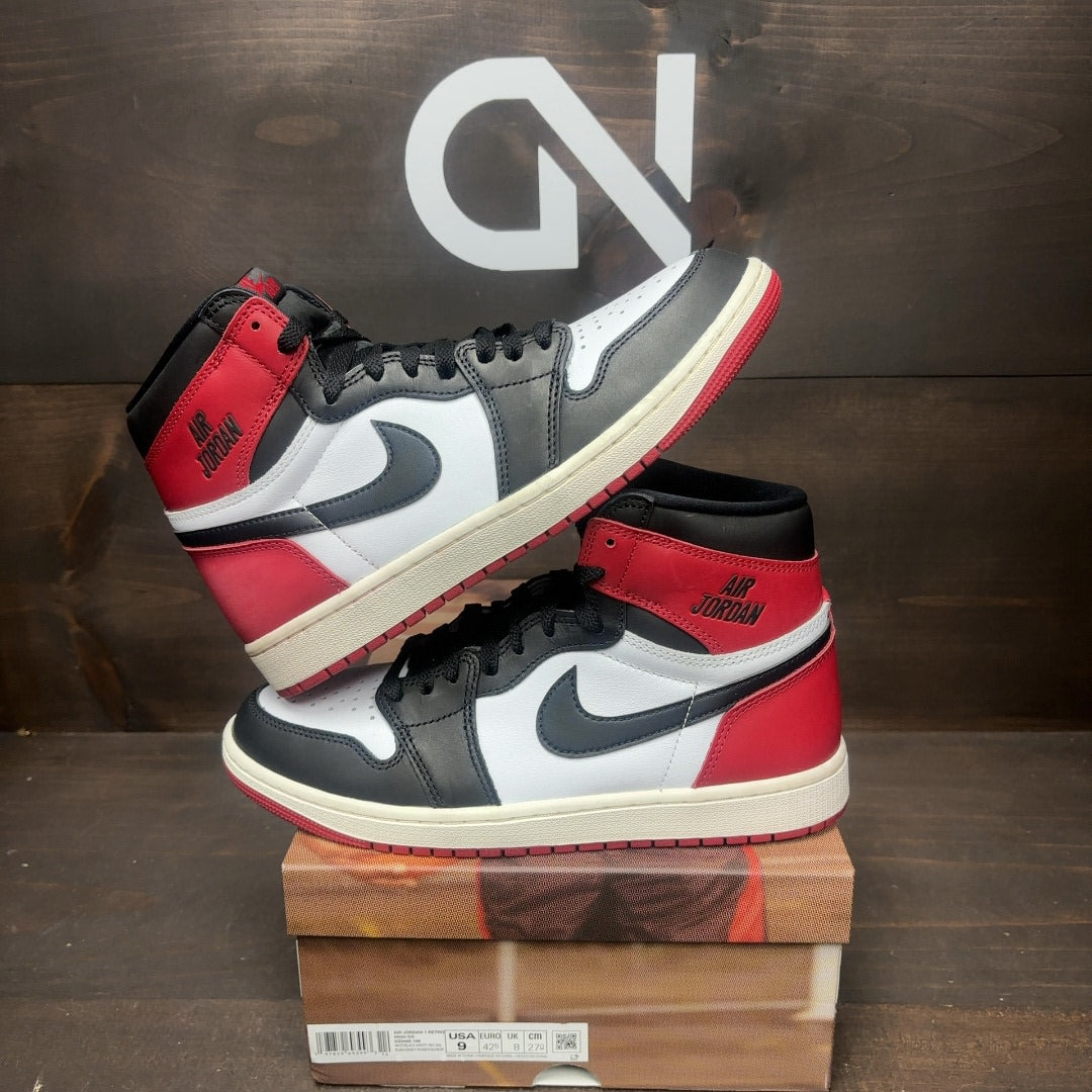 Jordan 1 Retro High OG Black Toe Reimagined Size 9 (Pre-Owned)