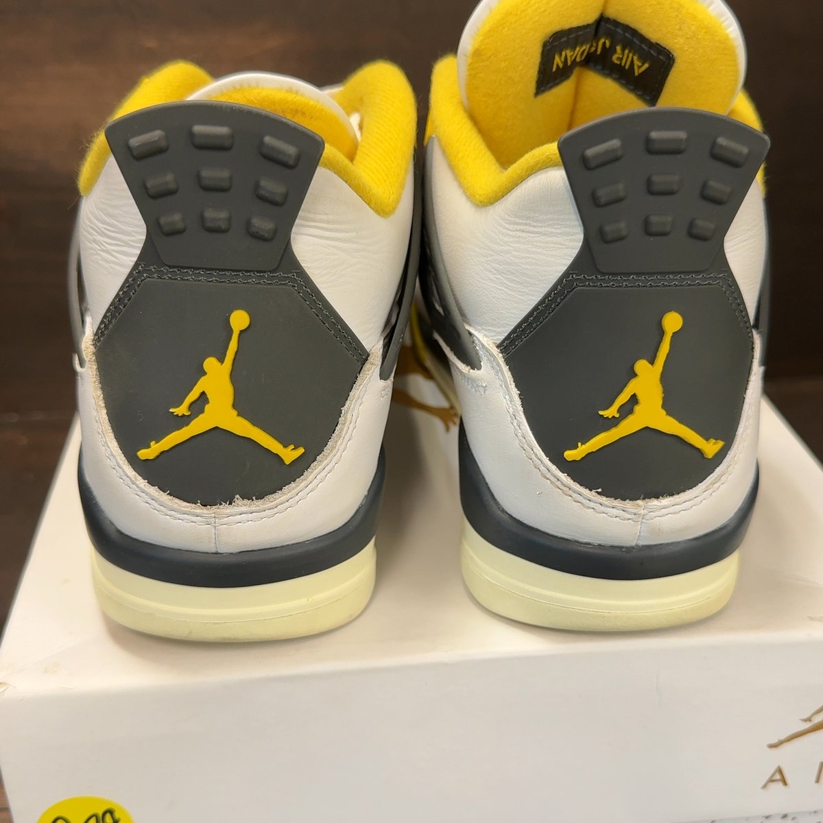Jordan 4 Retro Vivid Sulfur (Women's) Size 8.5W (Pre-Owned) - aux