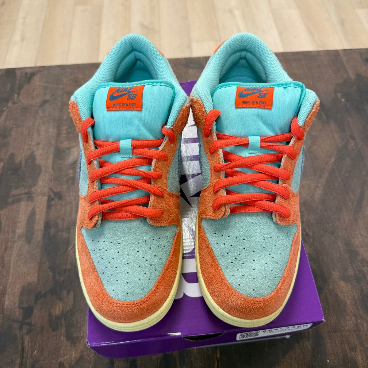 Nike SB Dunk Low Orange Emerald Rise - Image 2