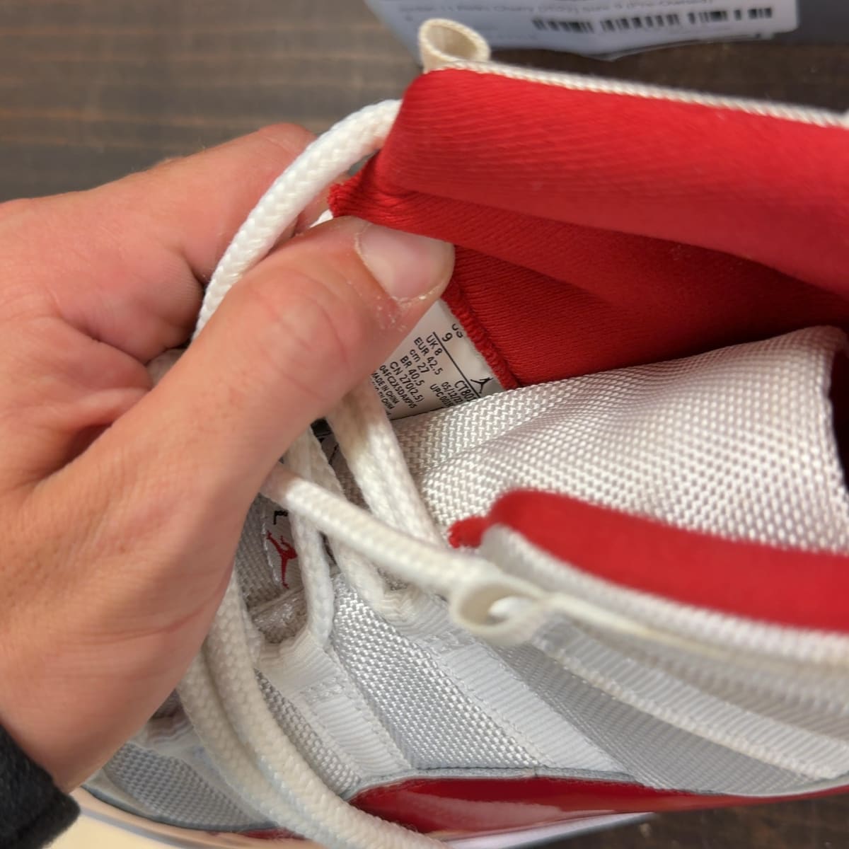 Jordan 11 Retro Cherry (2022) Size 9 (Pre-Owned) - aux