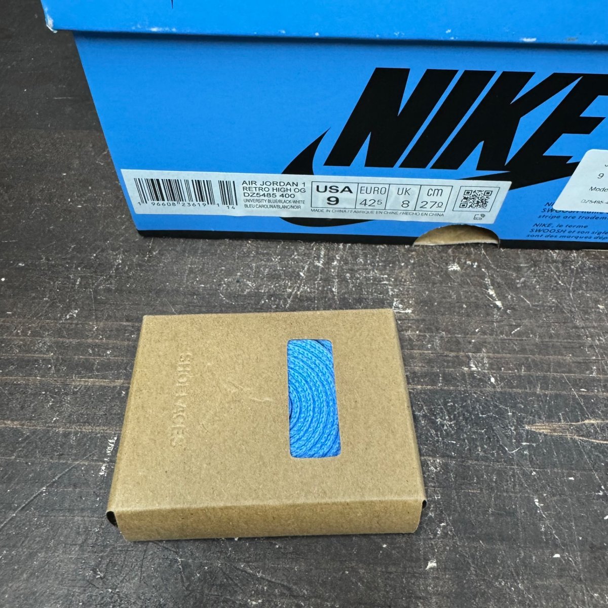 Jordan 1 Retro High OG UNC Toe Size 9 (Pre-Owned) - aux