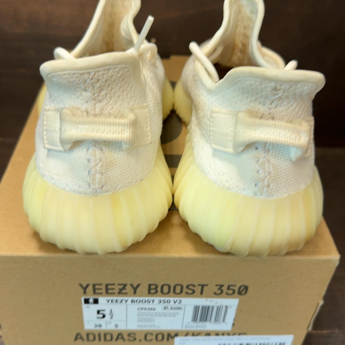 adidas Yeezy Boost 350 V2 Cream Size 5.5 (Pre-Owned) - aux