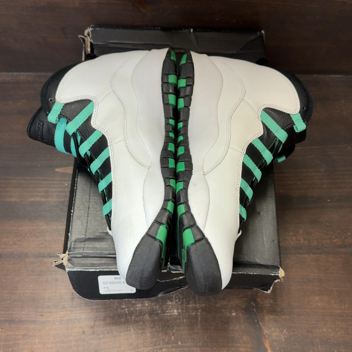 Jordan 10 Retro Verde (GS) Size 7Y (Pre-Owned) - Image 4