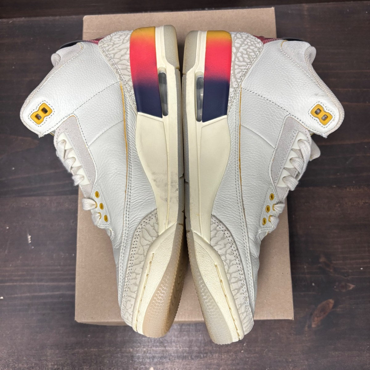 Jordan 3 Retro SP J Balvin Medellín Sunset Size 10 (Pre-Owned) - Image 4