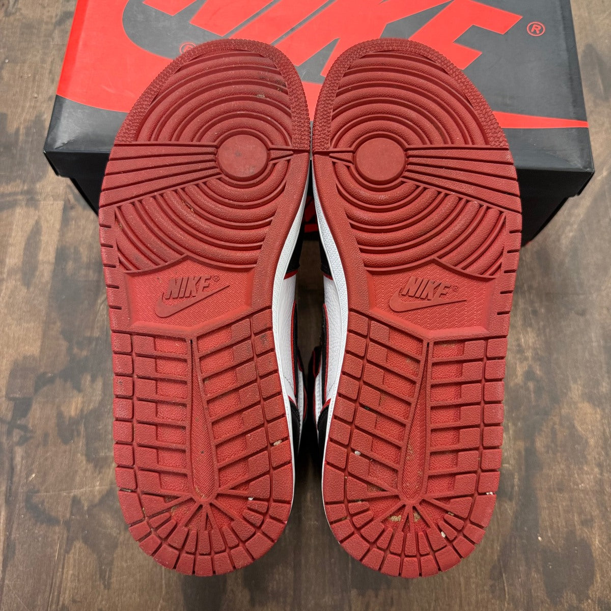 Jordan 1 Retro High Bloodline - Image 5