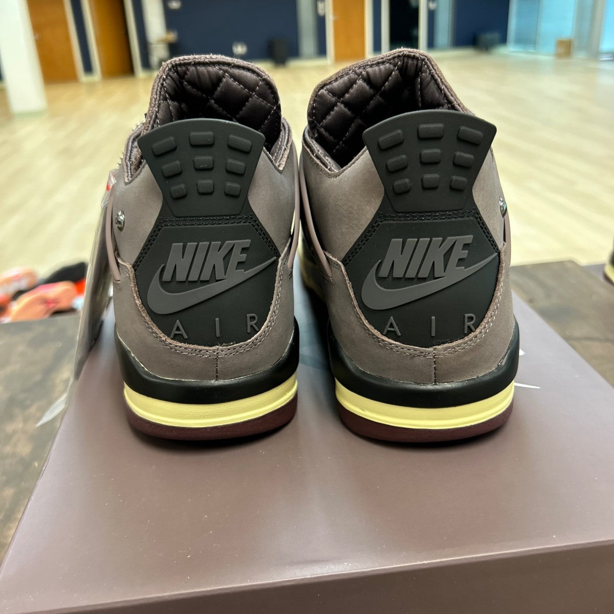 Jordan 4 Retro SP A Ma Maniére Violet Ore - Image 4