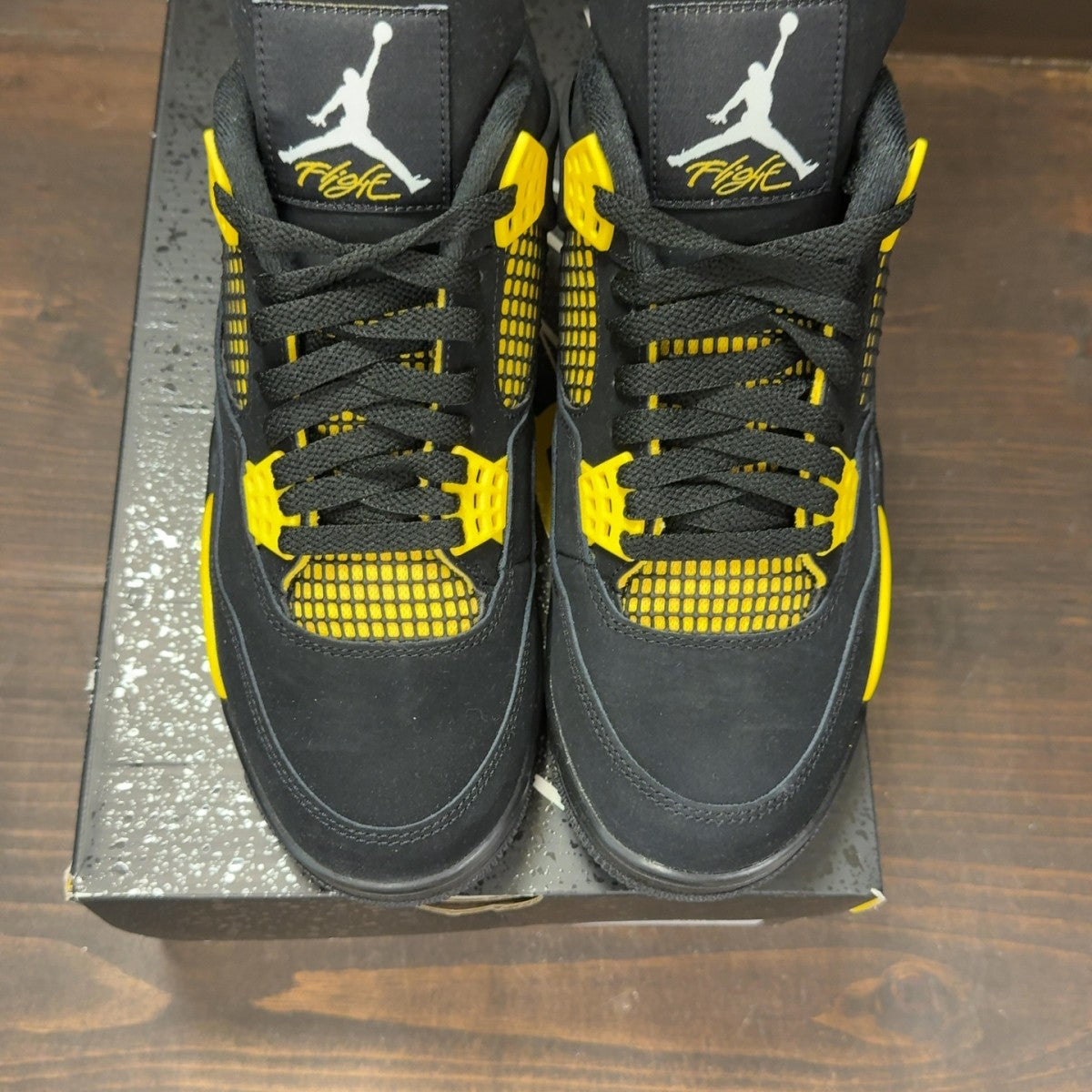 Jordan 4 Retro Thunder (2023) - Image 3