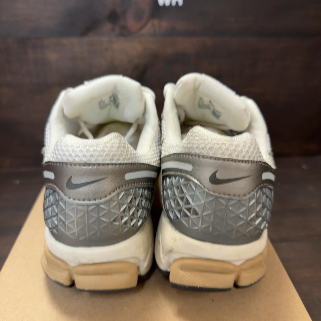 Nike Zoom Vomero 5 Metallic Pewter Size 9.5 (Pre-Owned) - Image 4