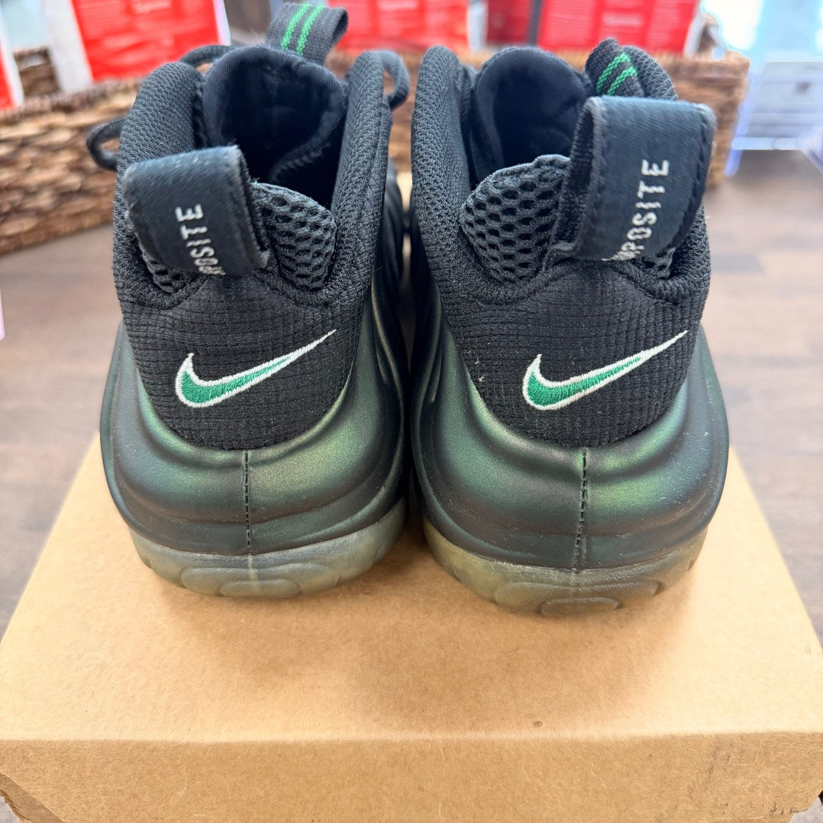 Nike Air Foamposite Pro Pine Green Size 8 (Pre-Owned) - Image 4