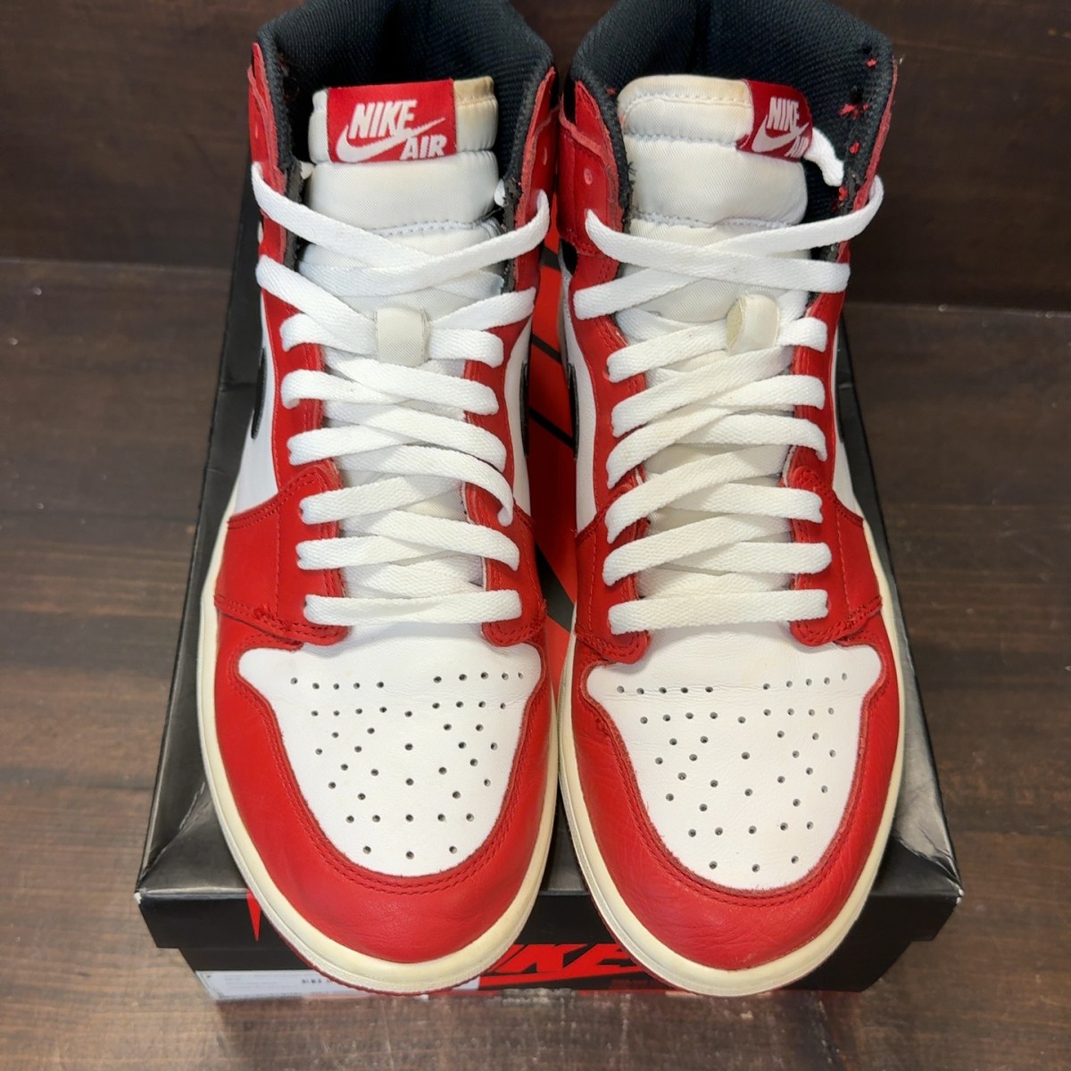 Jordan 1 Retro Chicago (2015) Size 10.5 (Pre-Owned) - Image 3