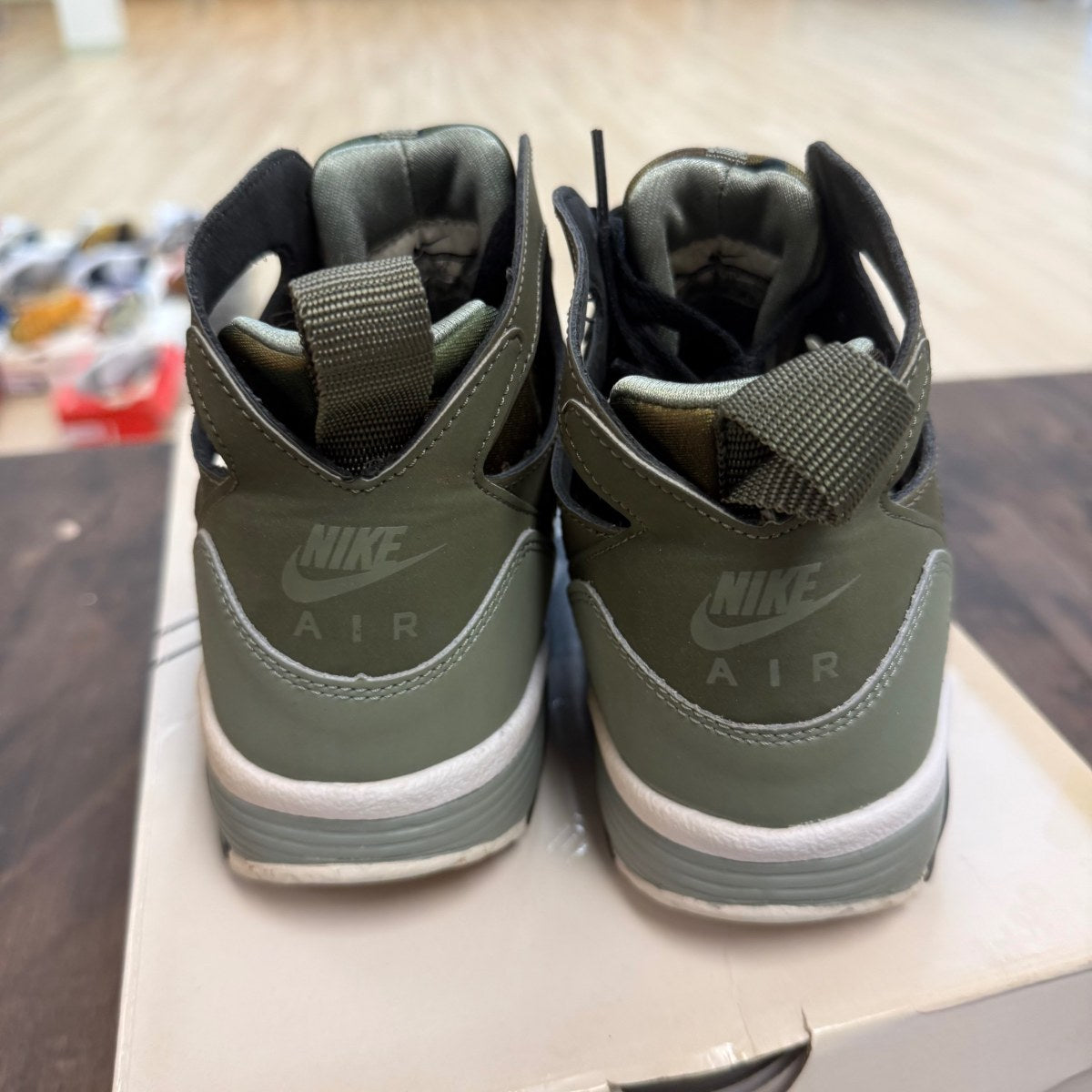 Nike Air Trainer Huarache Size 10 (Pre-Owned) - Image 4