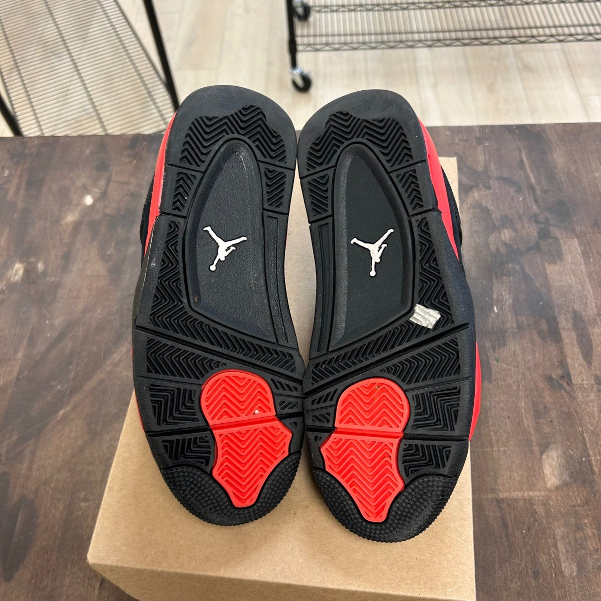 Jordan 4 Retro Red Thunder (GS) Size 5.5Y (Pre-Owned) - Image 5