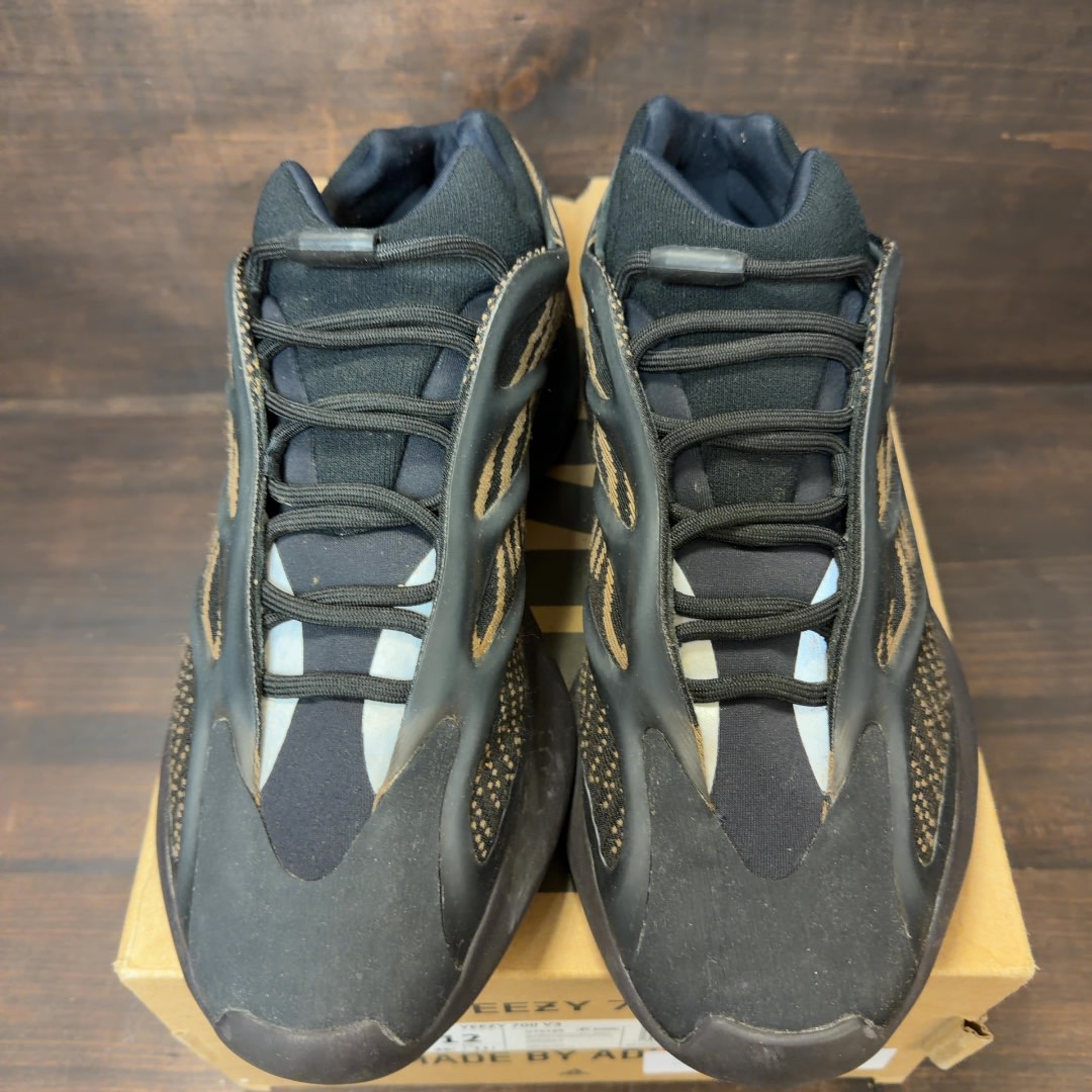 adidas Yeezy 700 V3 Clay Brown - Image 3
