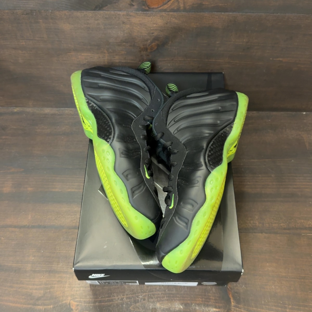 Nike Air Foamposite One Black Volt - Image 2