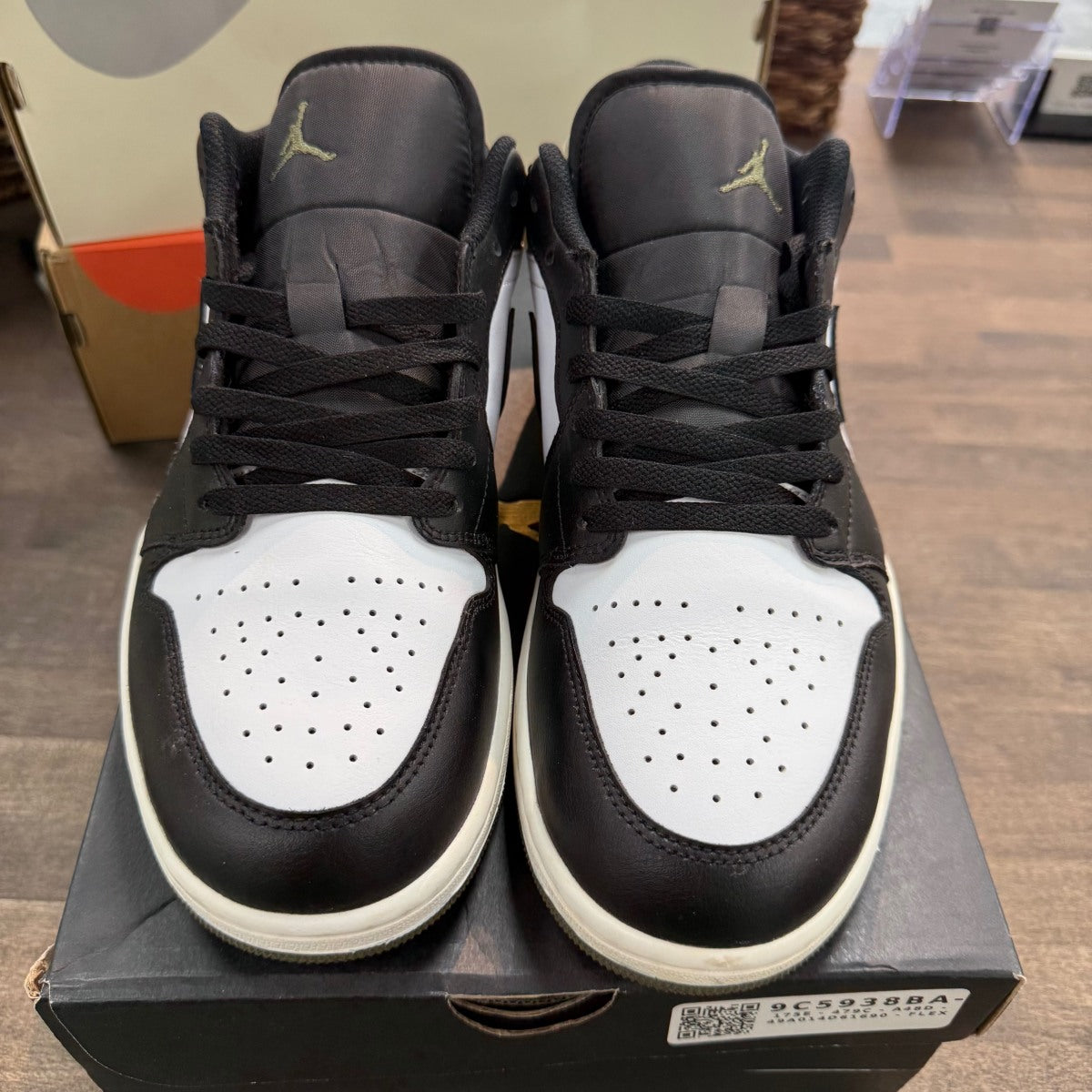Jordan 1 Low Black Toe Medium Olive - Image 2