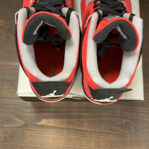 Jordan 4 Retro Toro Bravo (2026) - Image 6