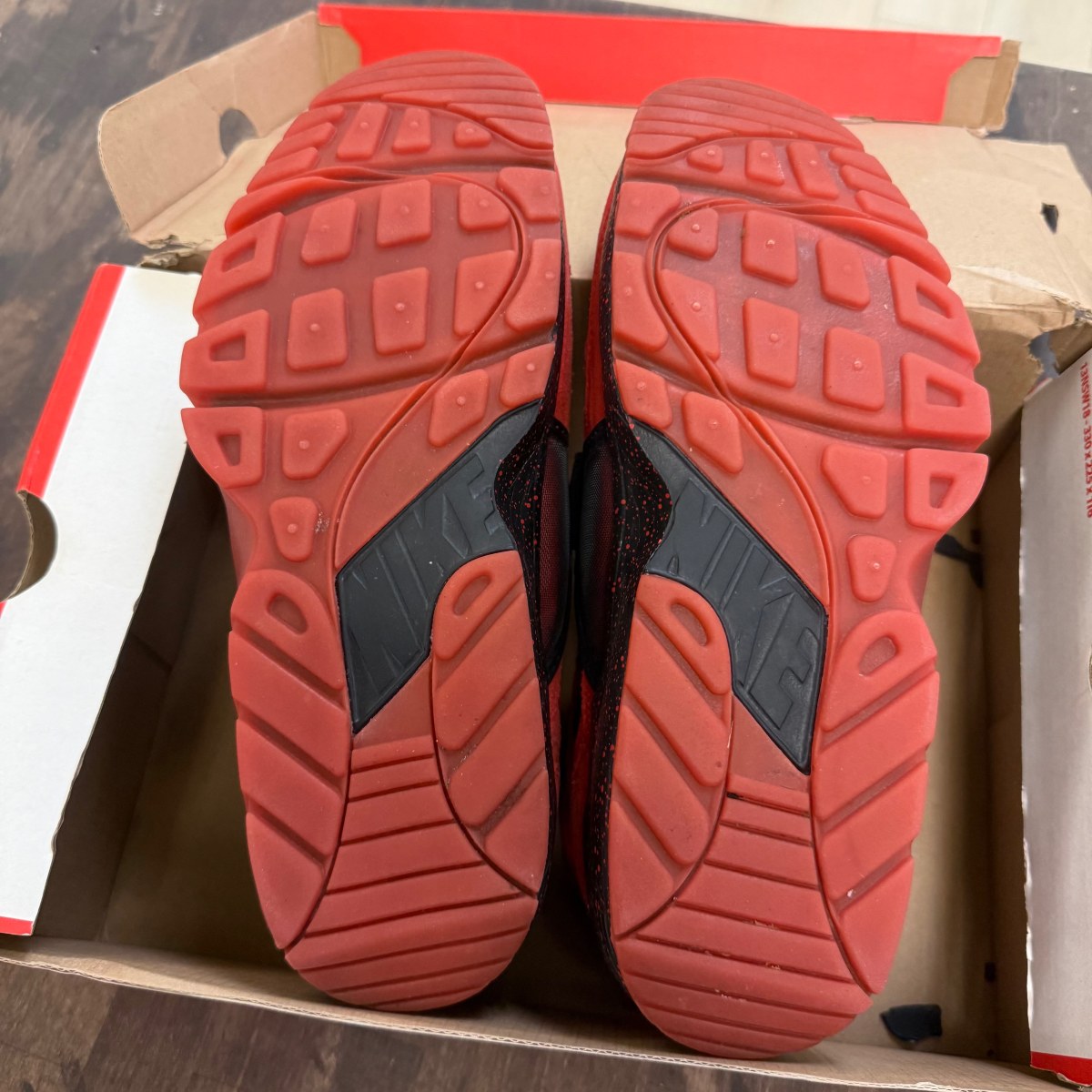 Nike Air Trainer Huarache Love Hate Size 10.5 (Pre-Owned) - Image 3