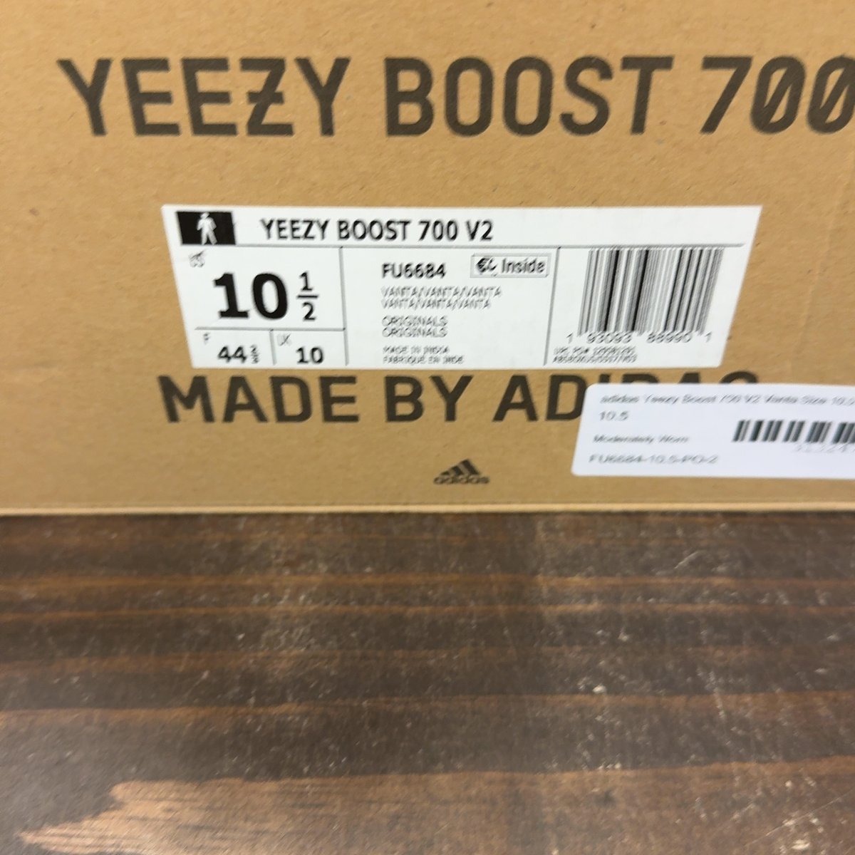 adidas Yeezy Boost 700 V2 Vanta Size 10.5 (Pre-Owned) - aux