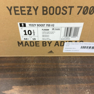 adidas Yeezy Boost 700 V2 Vanta Size 10.5 (Pre-Owned) - aux