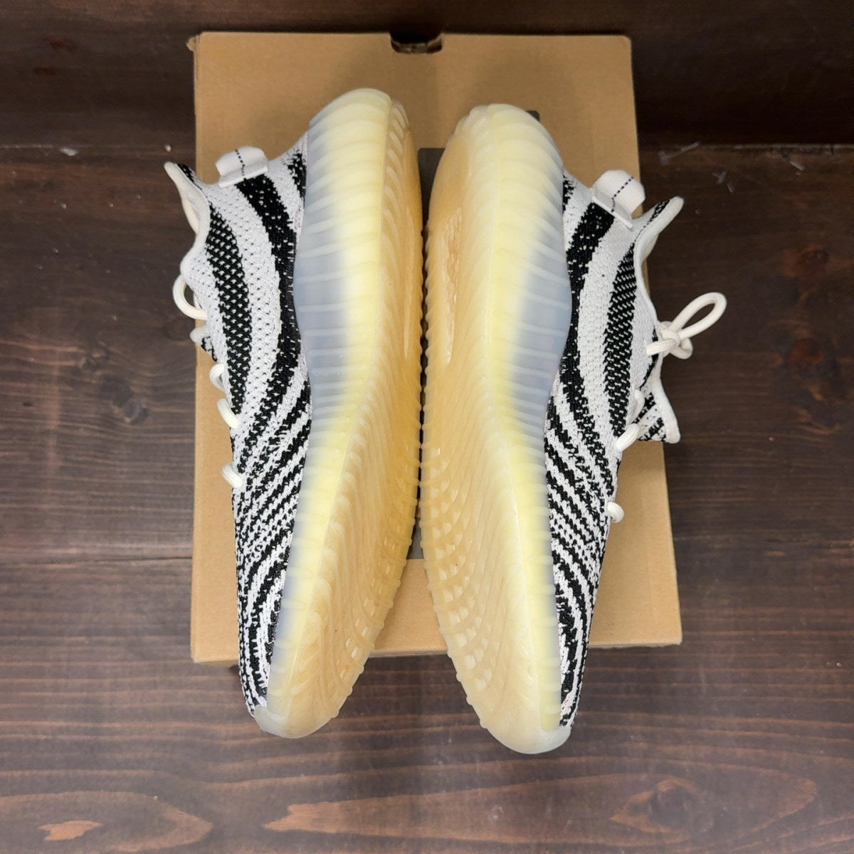 adidas Yeezy Boost 350 V2 Zebra - Image 4