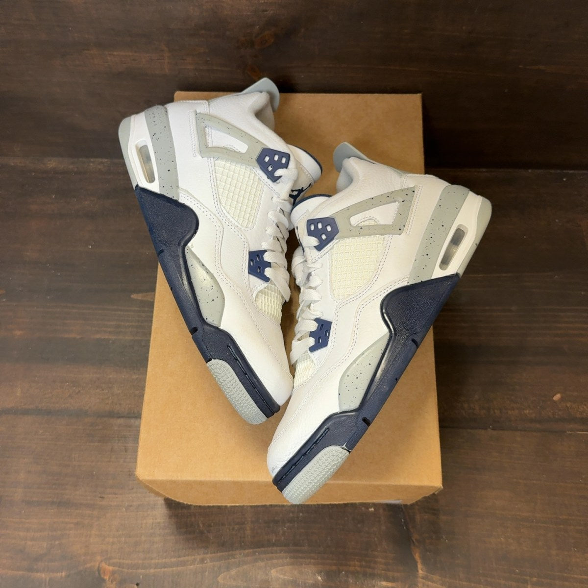 Jordan 4 Retro Midnight Navy (GS) Size 7Y (Pre-Owned) - Image 2