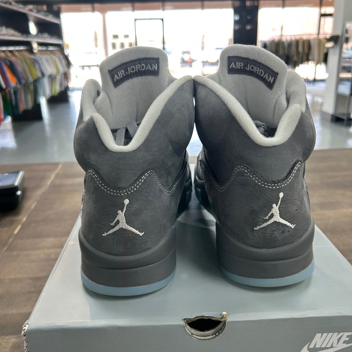 Jordan 5 Retro Wolf Grey (2026) Size 11 (Pre-Owned) - Image 4