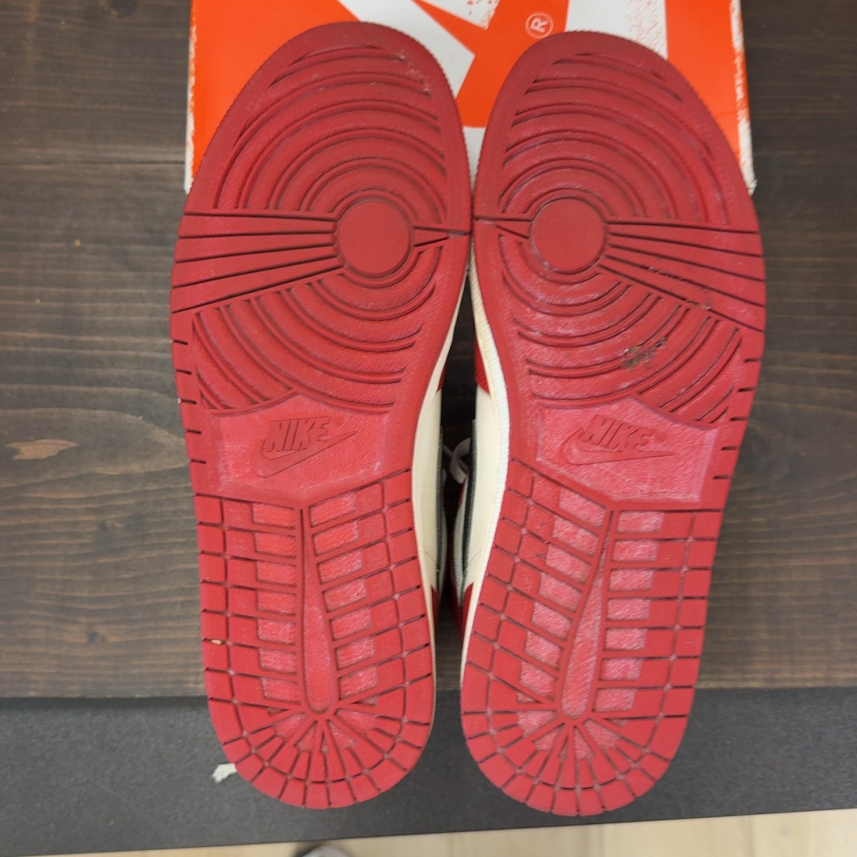 Jordan 1 Retro High OG Chicago Lost and Found - Image 8
