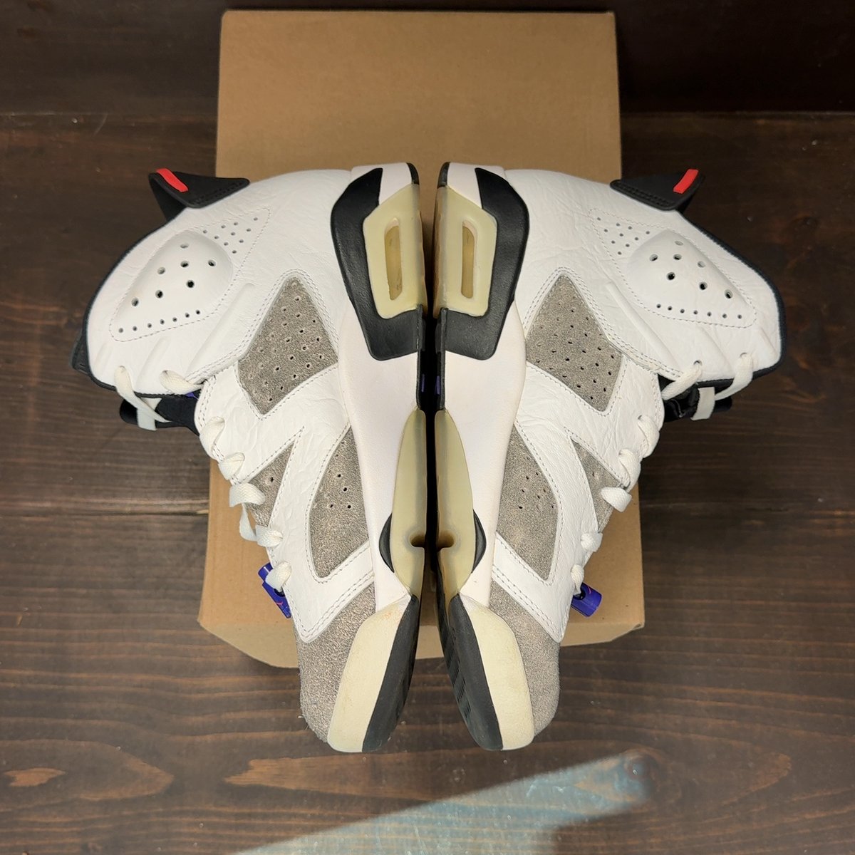 Jordan 6 Retro Flight Nostalgia Size 8.5 (Pre-Owned) - aux