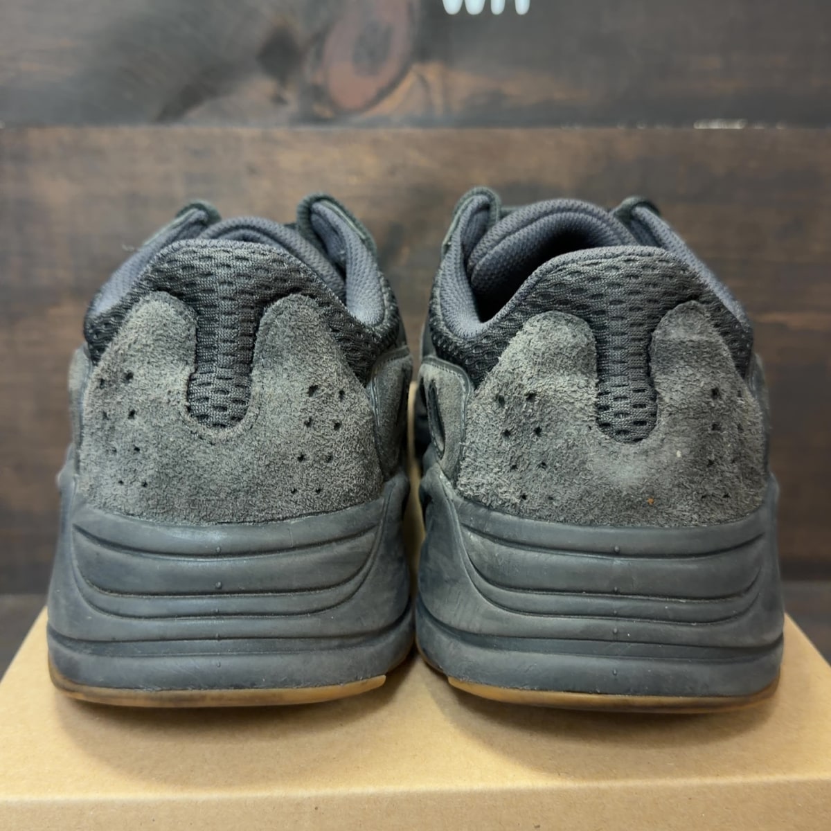 adidas Yeezy Boost 700 Utility Black Size 9.5 (Pre-Owned) - Image 4