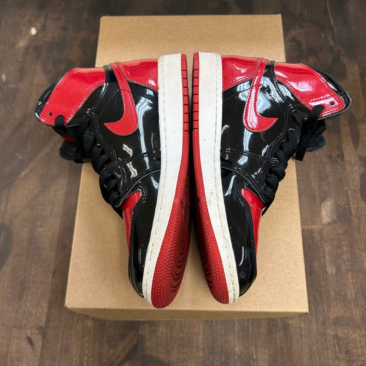 Jordan 1 Retro High OG Patent Bred (GS) Size 4.5Y (Pre-Owned) - Image 3