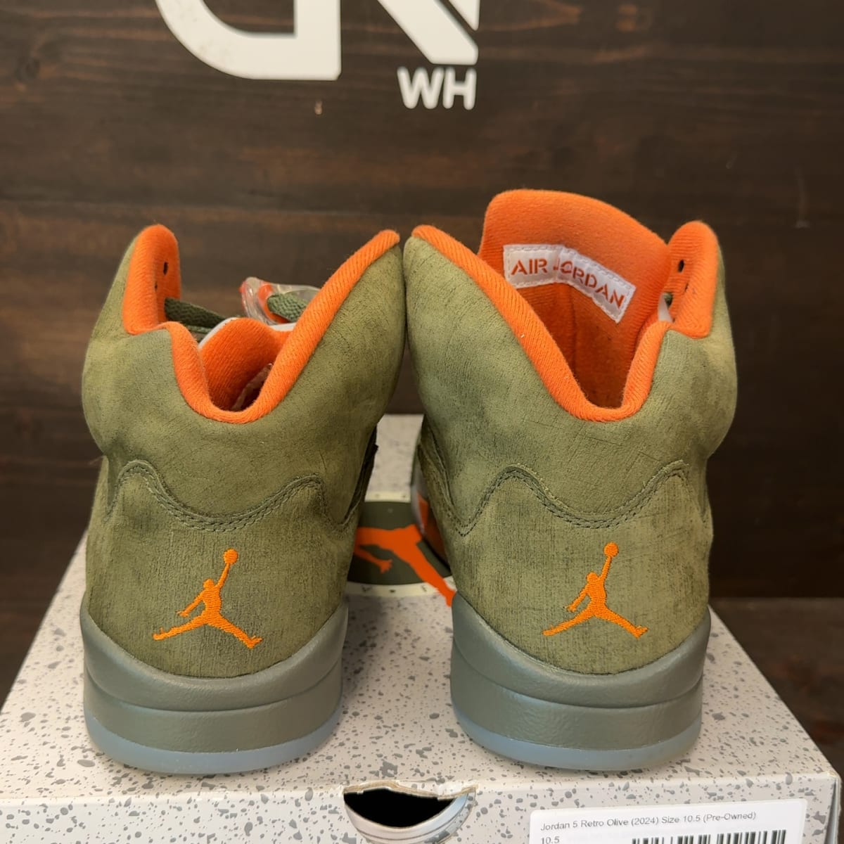 Jordan 5 Retro Olive (2024) Size 10.5 (Pre-Owned) - aux