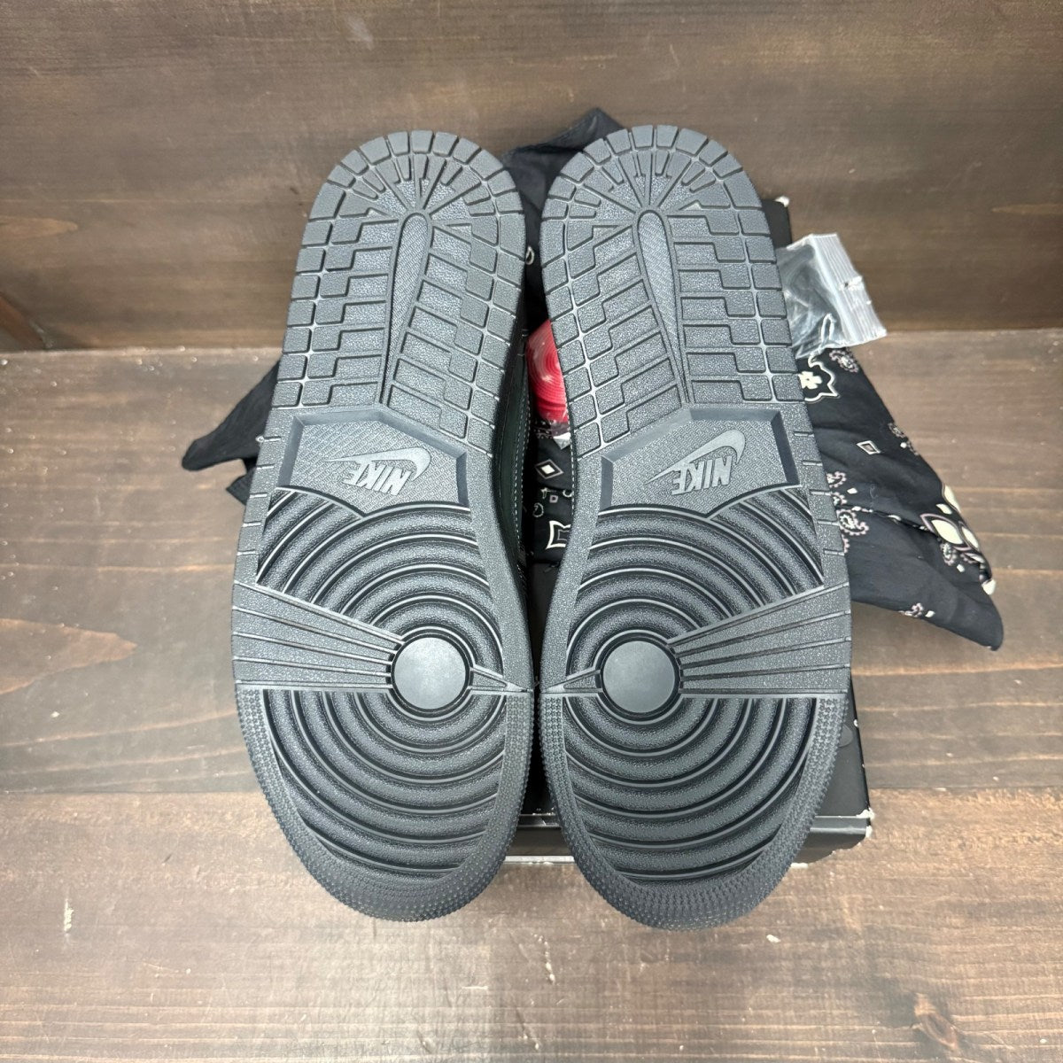 Jordan 1 Retro Low OG SP Travis Scott Black Phantom - Image 6