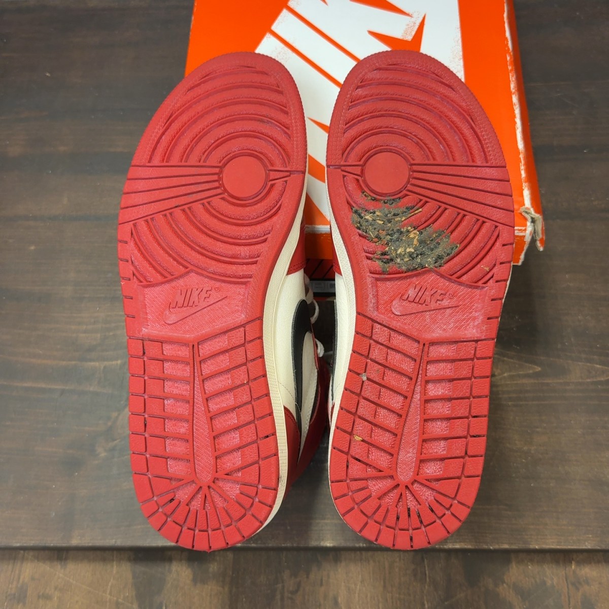 Jordan 1 Retro High OG Chicago Lost and Found - Image 8