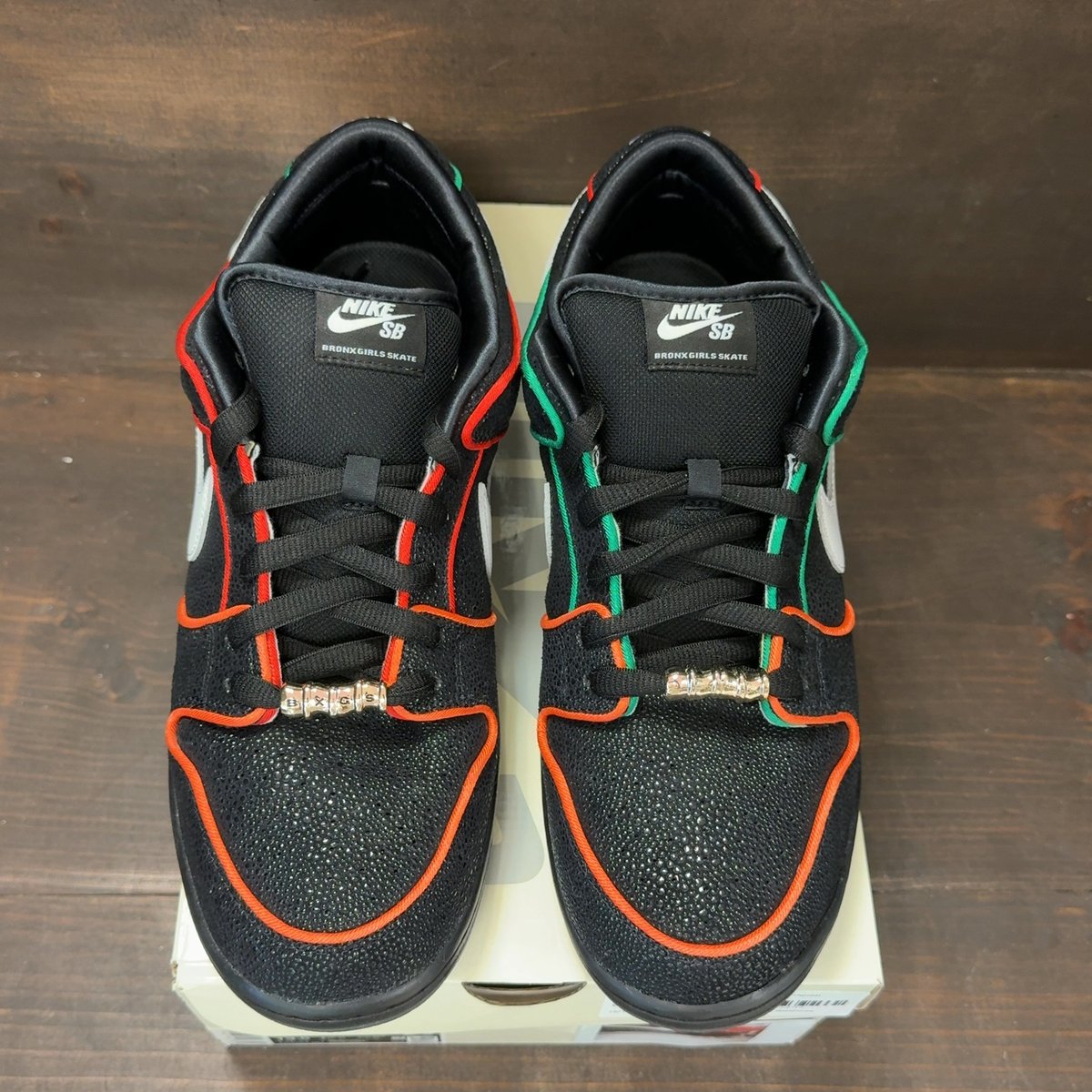 Nike SB Dunk Low Bronx Girls Skate Size 12 (Pre-Owned) - tag