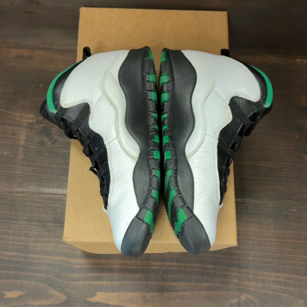 Jordan 10 Retro Seattle (GS) Size 7Y (Pre-Owned) - Image 4