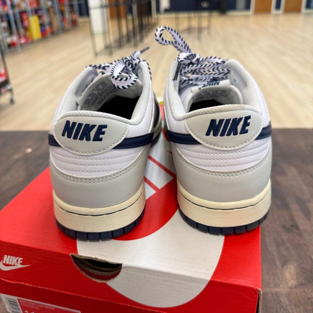 Nike Dunk Low New York Yankees - Image 3