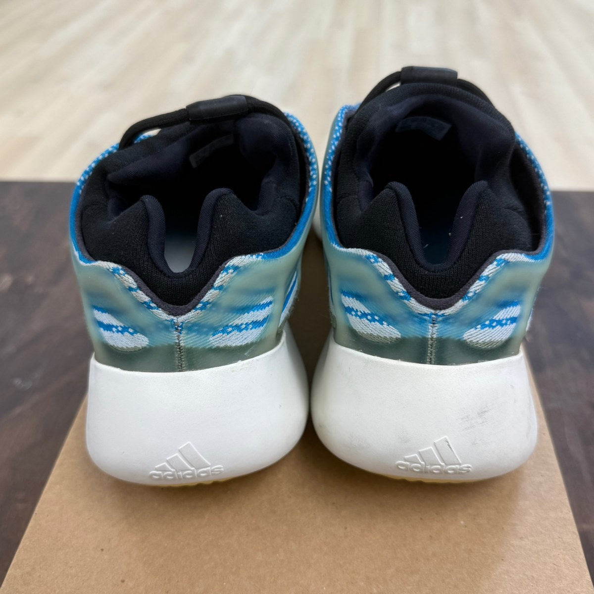 adidas Yeezy 700 V3 Arzareth Size 13 (Pre-Owned) - Image 3