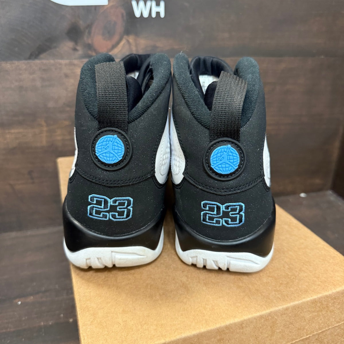 Jordan 9 Retro University Blue Size 10 (Pre-Owned) - Image 4