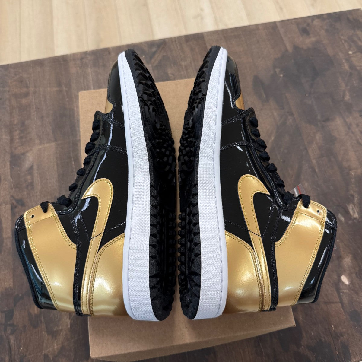 Jordan 1 Retro High Golf Patent Gold Toe Size 11 (Pre-Owned) - Image 5