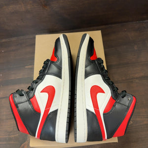Jordan 1 Mid White Black Red (2022) Size 7.5 (Pre-Owned) - Image 6