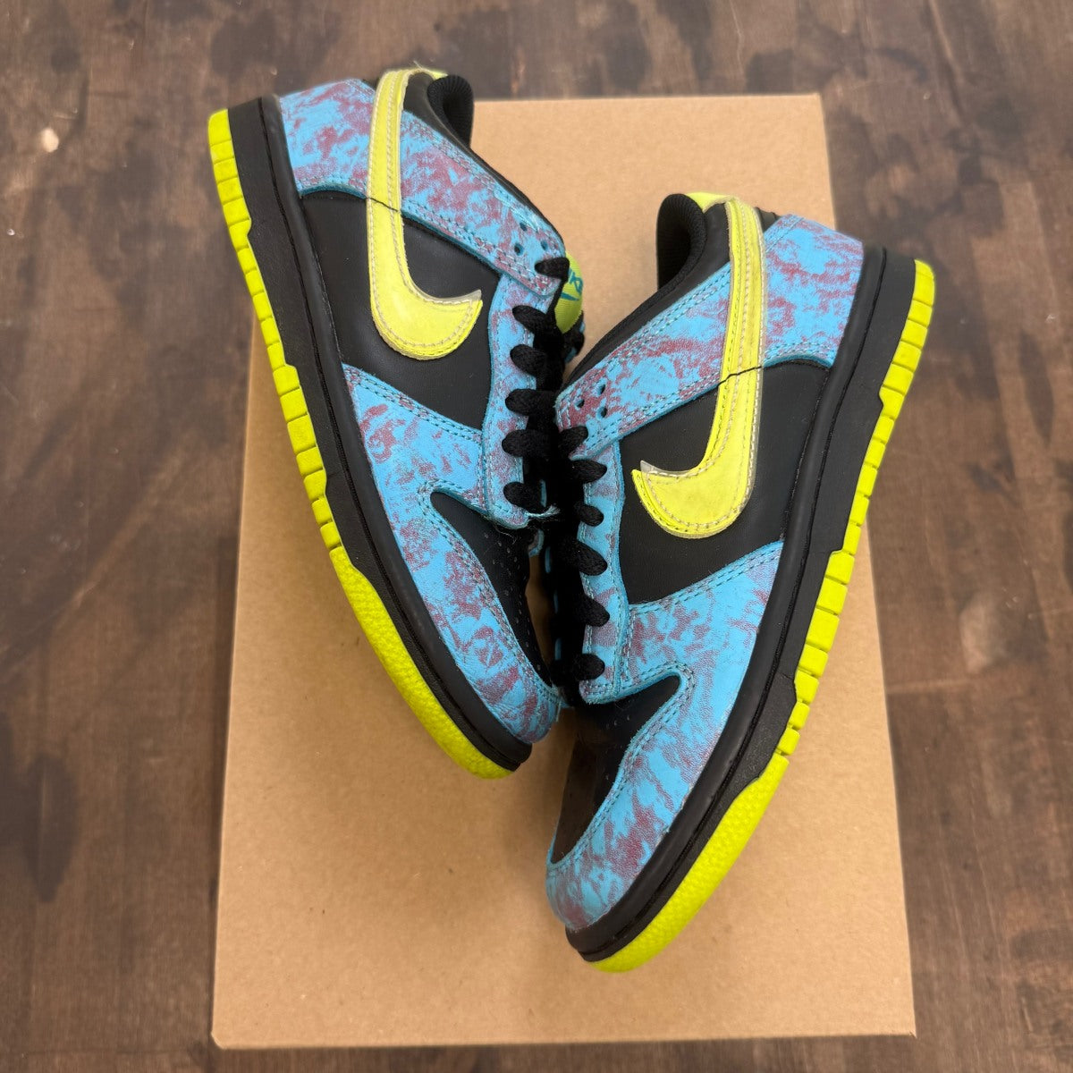Nike Dunk Low SE Acid Wash Baltic Blue Volt (GS) Size 4.5Y (Pre-Owned) - Image 1