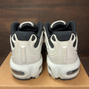 Nike Air Max Plus Drift White Black Metallic Silver Size 6 (Pre-Owned) - aux