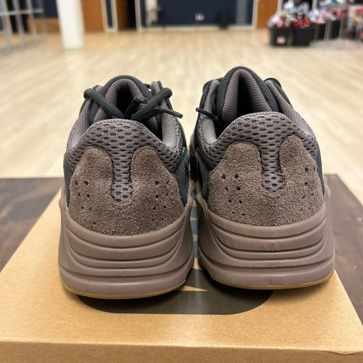 adidas Yeezy Boost 700 Mauve - Image 4