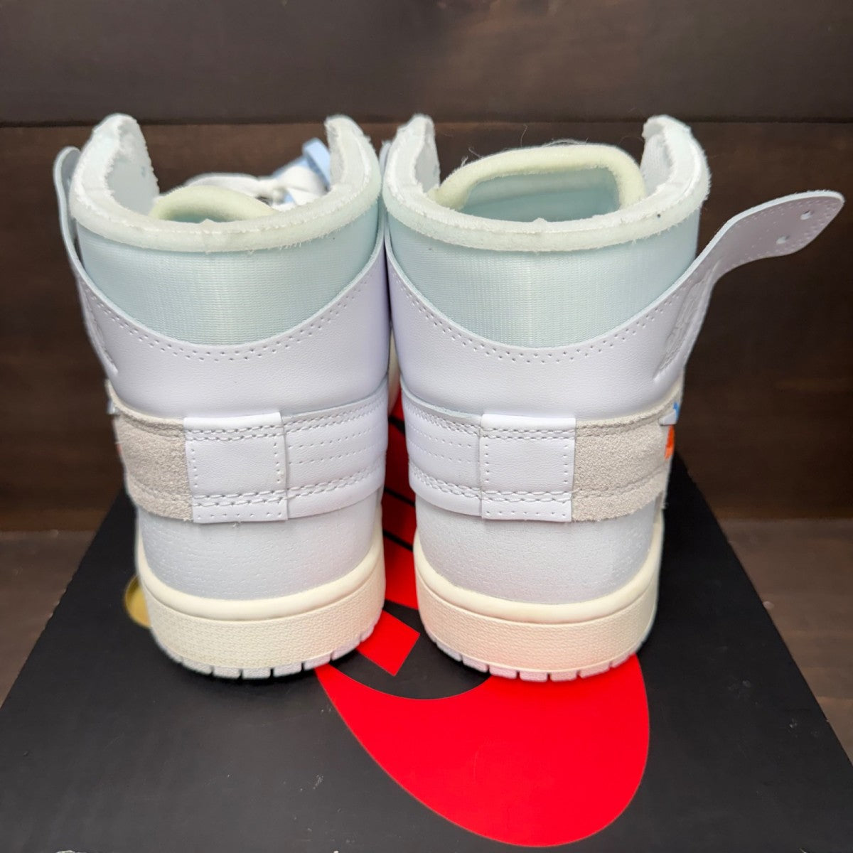 Jordan 1 Retro High Off-White Alaska - Image 5
