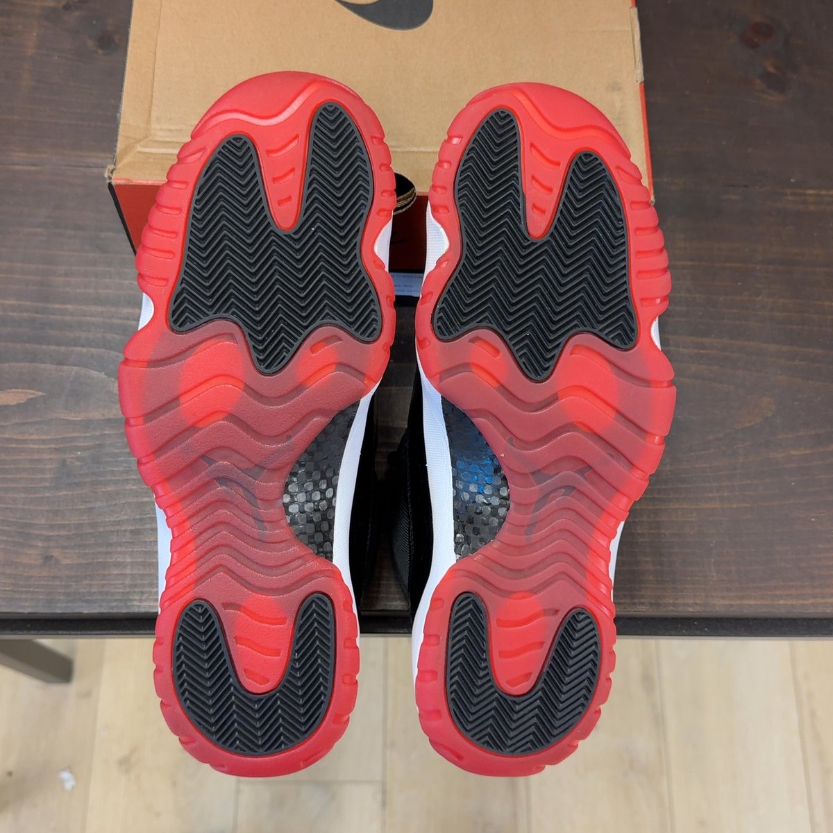 Jordan 11 Retro Low Bred (2025) Size 13 (Pre-Owned) - aux