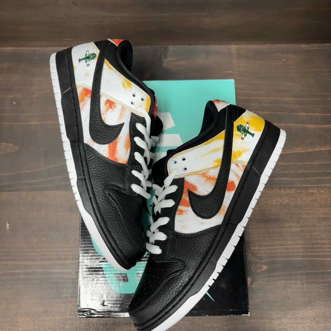 Nike SB Dunk Low Raygun Tie-Dye Black - Image 2