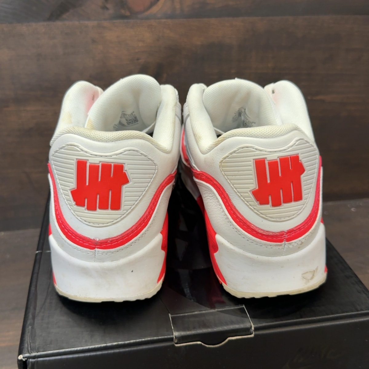 Nike Air Max 90 Undefeated White Solar Red Size 9.5 (Pre-Owned)