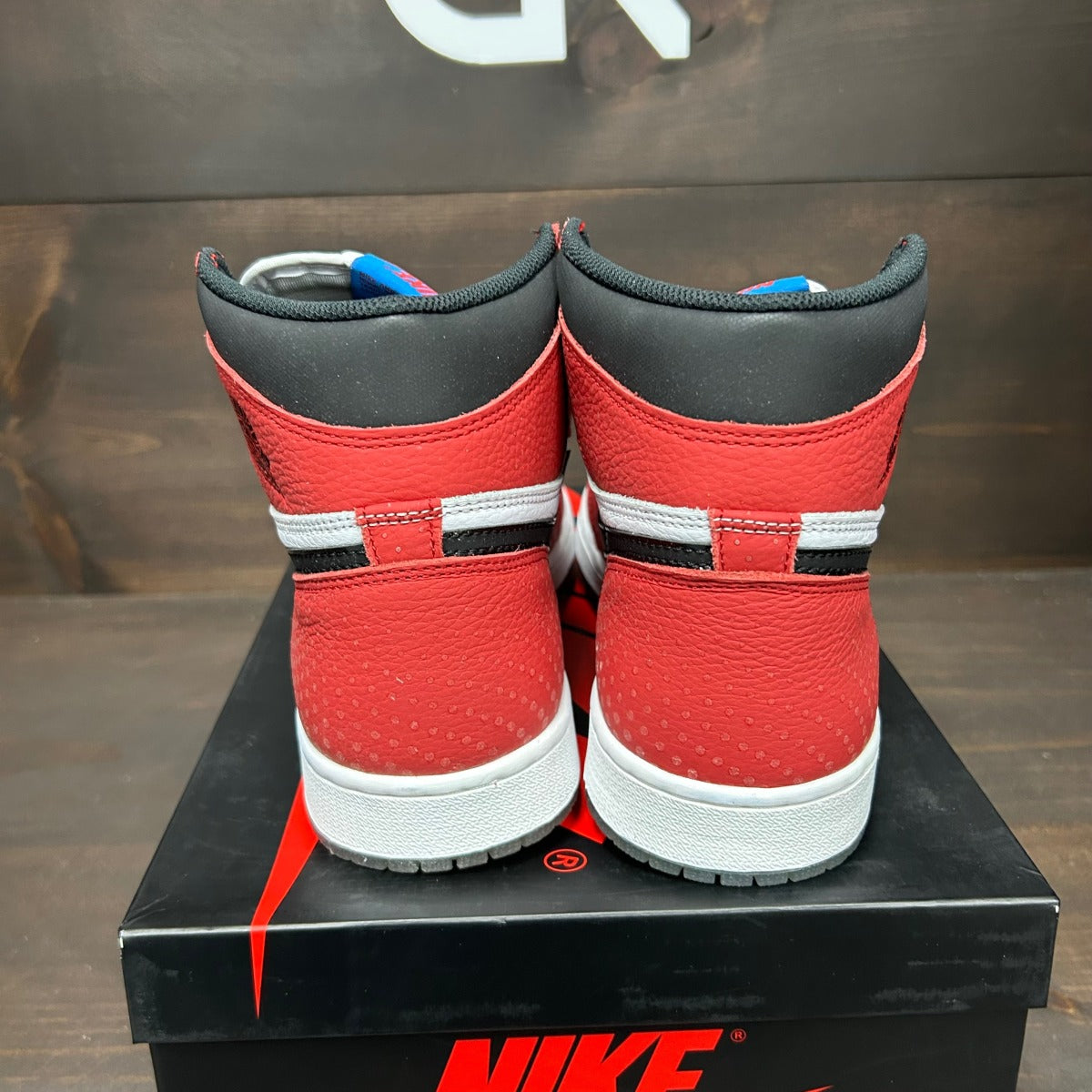 Jordan 1 Retro High Spider-Man Origin Story Size 10.5 (Pre-Owned) - Image 5