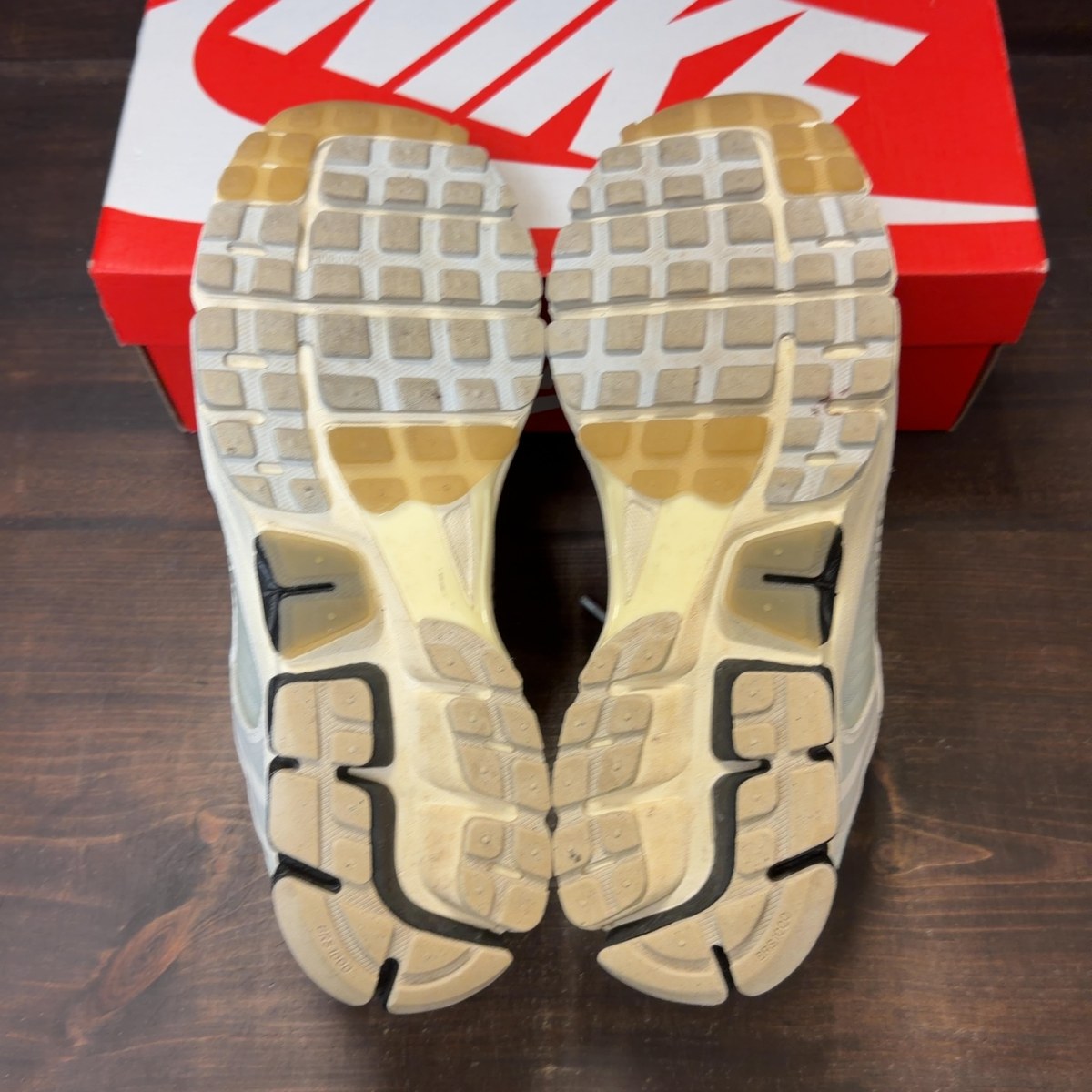 Nike Zoom Vomero 5 Supersonic Light Bone Black - Image 7